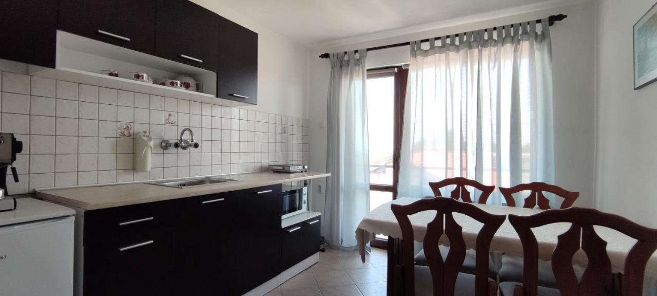 Yanevi Apartments Tschernomorez Exterior foto